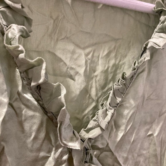 Silk tank top M with ruffle details in green - Picture 3 of 3